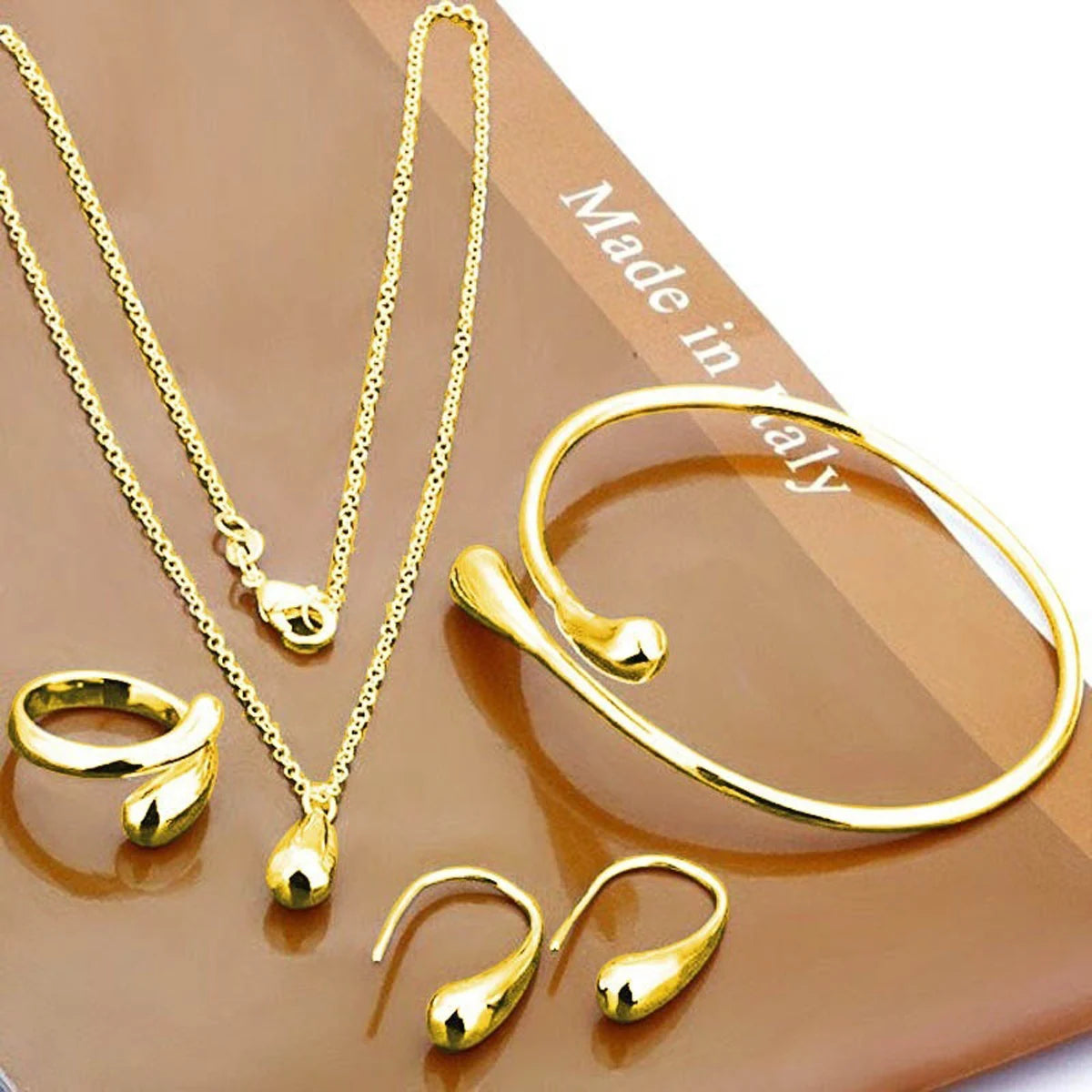 Strahle an deinem besonderen Tag – Das 5-teilige Schmuckset für unvergessliche Erinnerungen