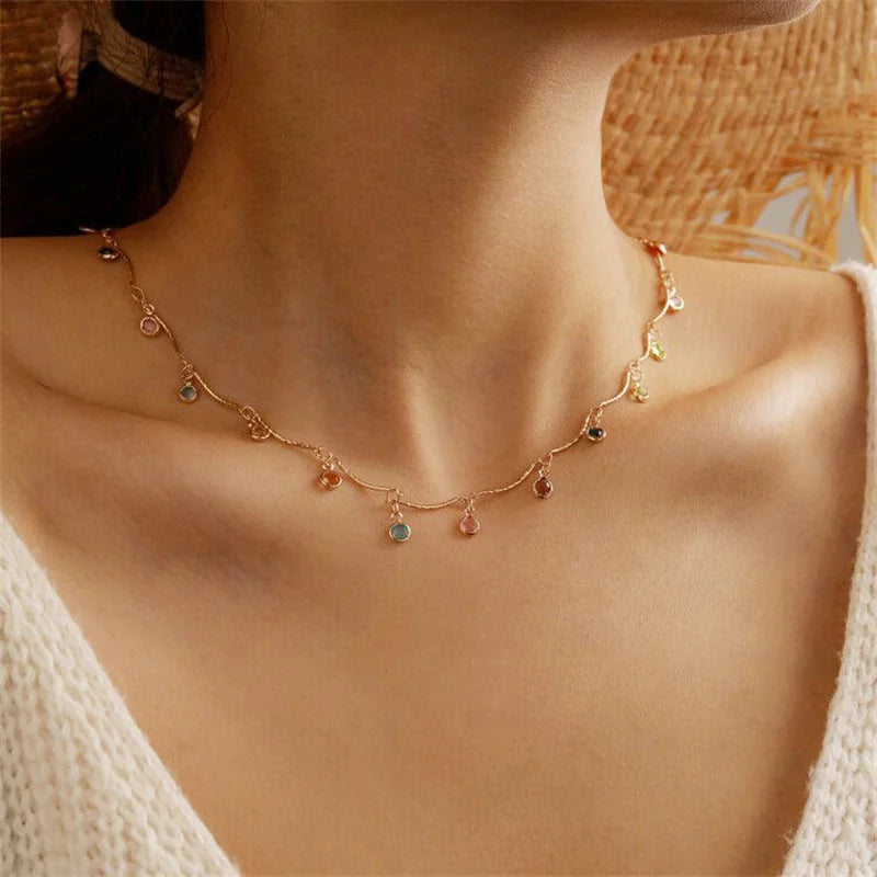 Koreanische Perlenblume Choker – Mode Halskette mit Zirkon und Schmetterlings-Anhänger!