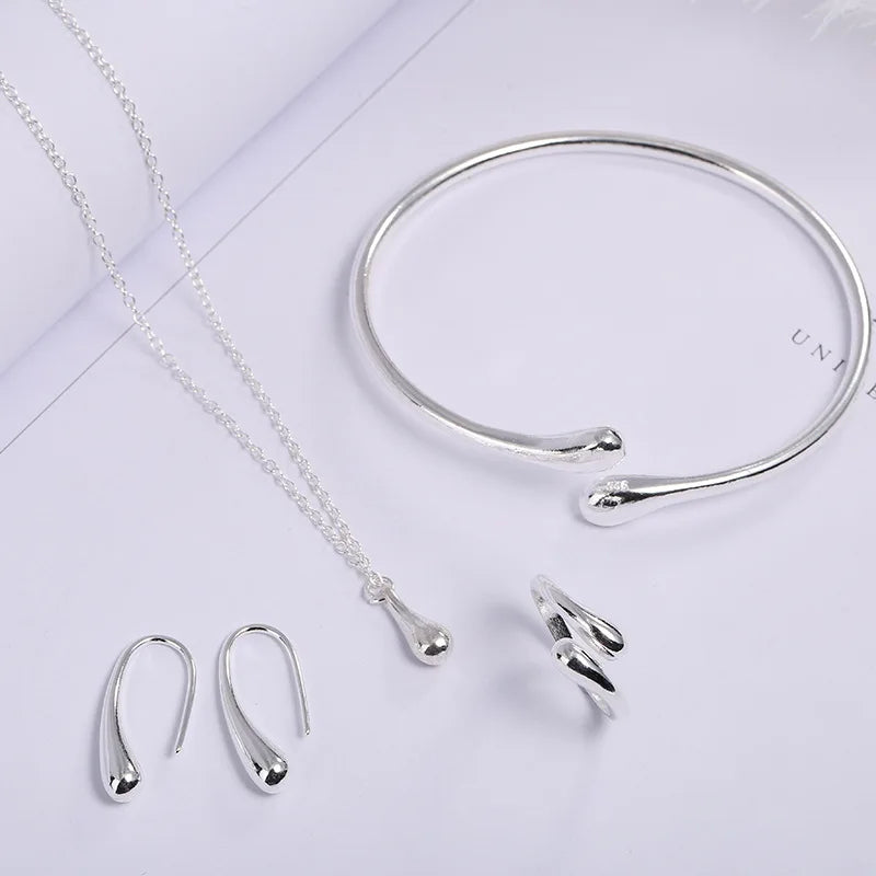 Strahle an deinem besonderen Tag – Das 5-teilige Schmuckset für unvergessliche Erinnerungen
