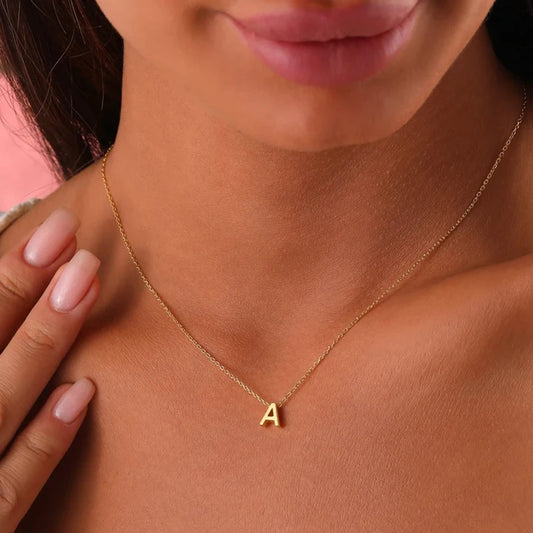 Personalisierte Buchstaben-Halskette – Eleganter Choker aus Edelstahl in Goldoptik!